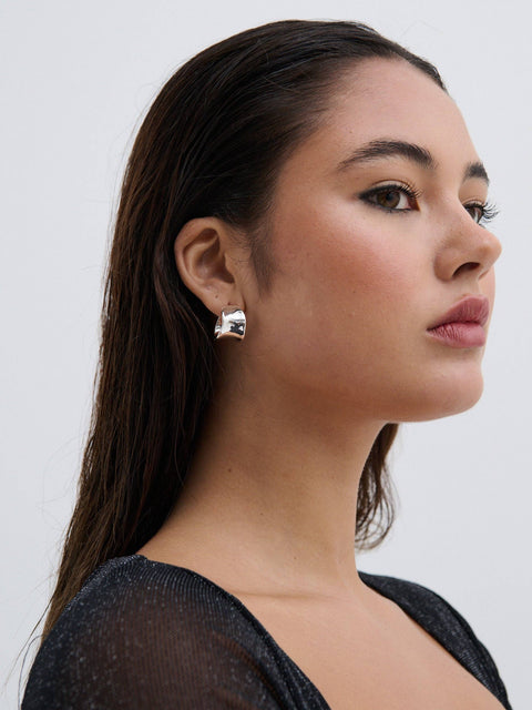 Eddy Flat Huggie Earrings